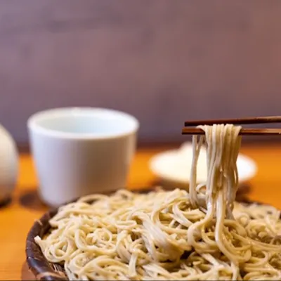石臼挽きの手打ちそばを自信を持って提供しています。