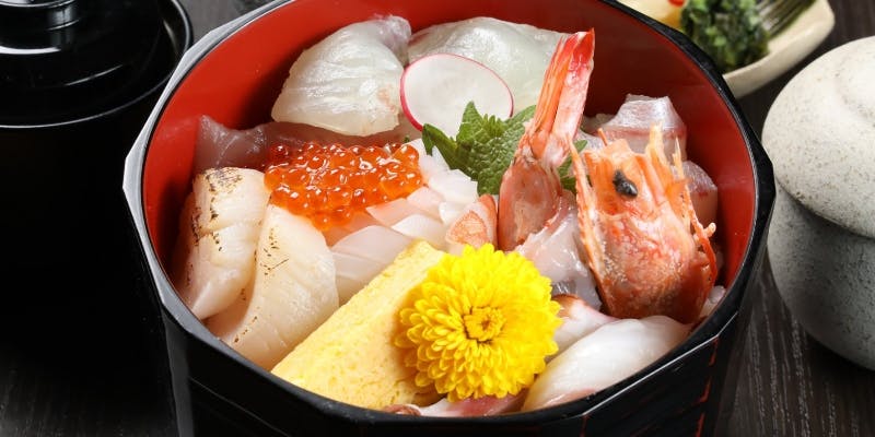 【彩り海鮮丼】豊富なネタの彩りをご堪能（リクエスト予約）