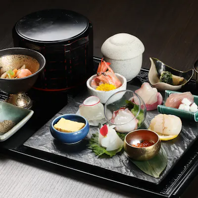 伝統の技が冴えわたるコース料理をお好みに合わせて
