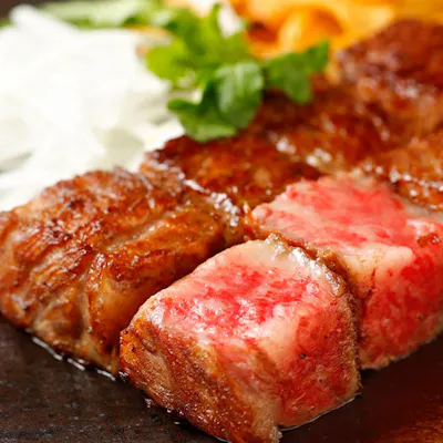 厳選して仕入れる新鮮な和牛肉
