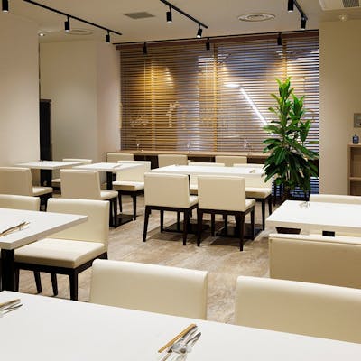 丁寧なサービスと落ち着いた雰囲気の店内で、寛ぎのひとときを