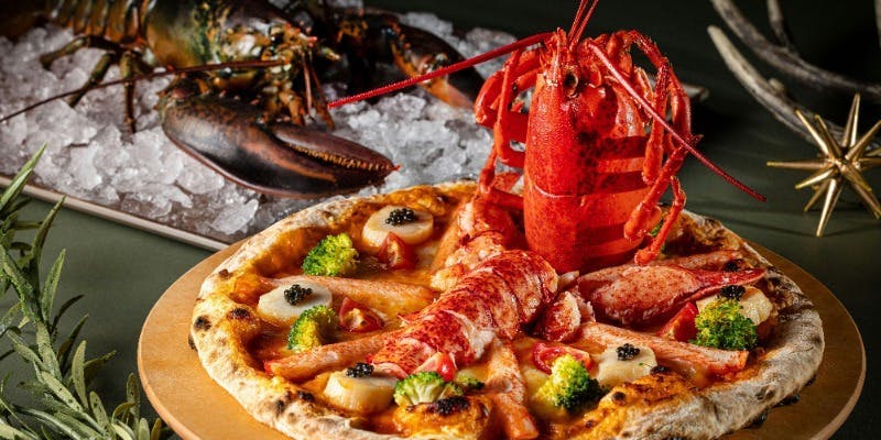 【オープン10周年記念】まるごとオマール海老のピザ＋乾杯シャンパン2杯