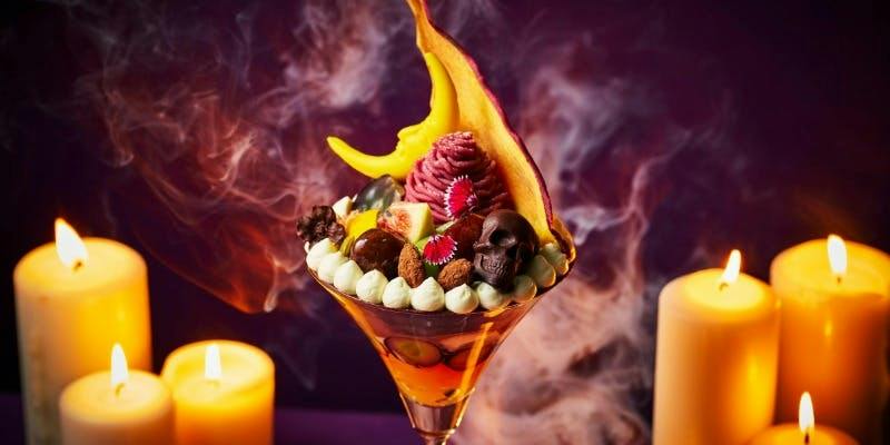 SARAS CAFE �� BRASSERIE�^�A�[�g�z�e�����x�C�^���[