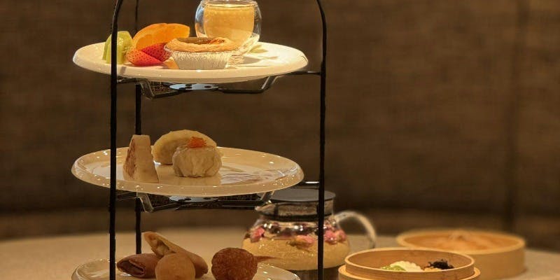 【アフタヌーンティーコース】手作りの点心と新鮮なフルーツを贅沢に盛り合わせ、選べる中国茶付