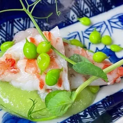 繊細で料理人の理論とセンスが際立つ創作料理