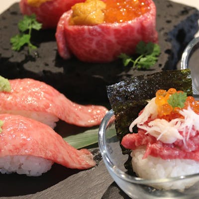 A5ランクの雌牛にこだわる溶岩焼肉の名店。極上の焼肉を堪能。