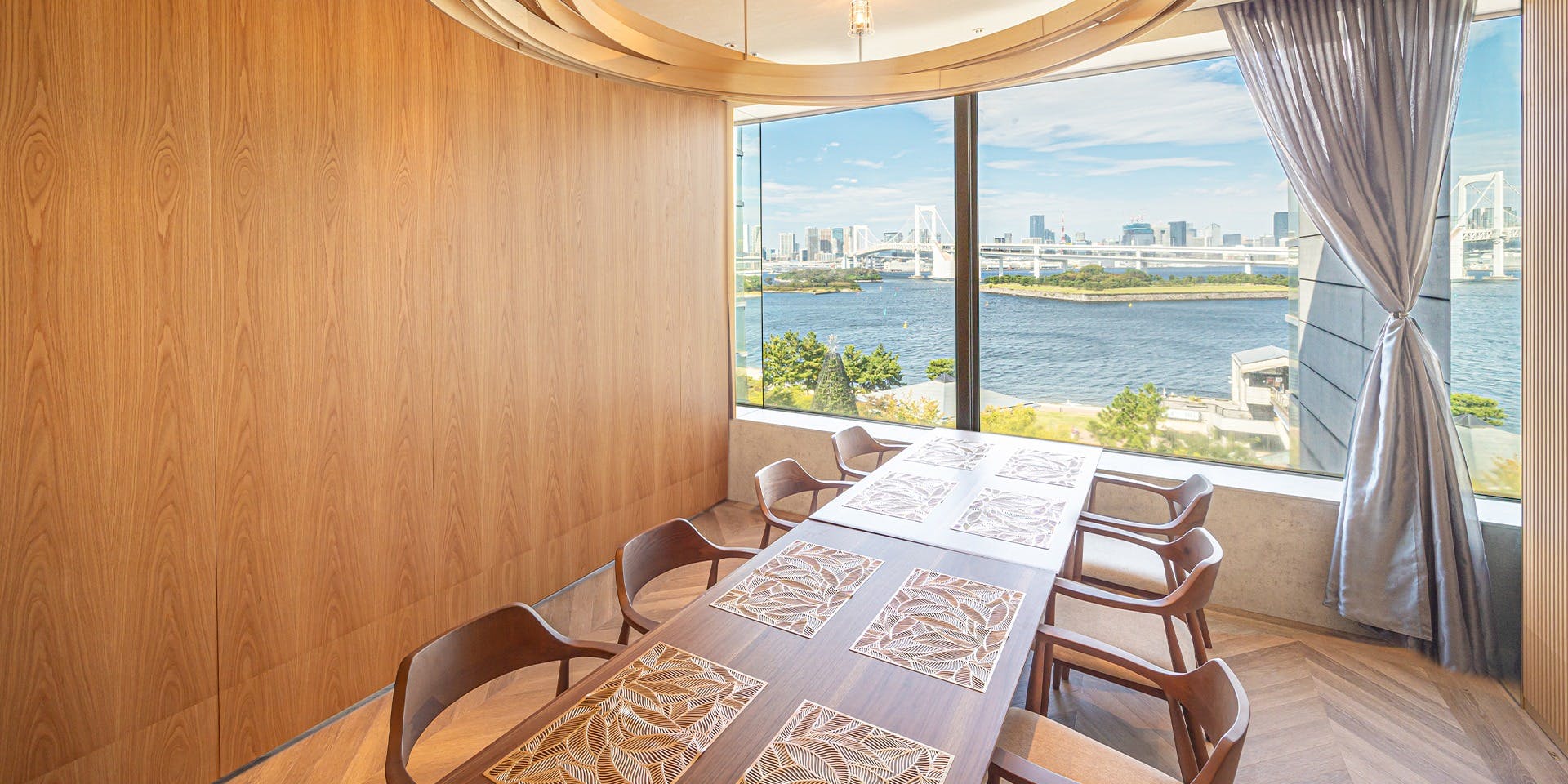 FARMS' KITCHEN MIKIKE TOKYO ODAIBA（ファームズキッチン 三木家 東京お台場）