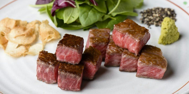 A5黒毛和牛サーロインステーキと鮑の鉄板焼きコース