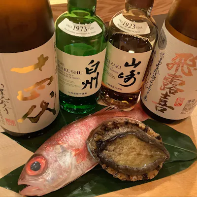 種類豊富な日本酒の取り揃え、お寿司との相性とお好みでどうぞ。
