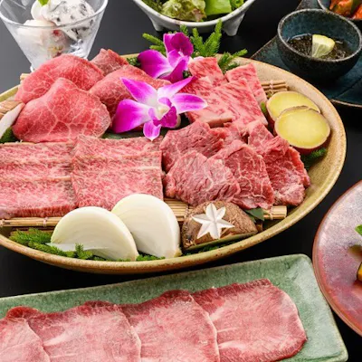 地元沖縄のブランド牛をや和牛やアグー豚をご堪能