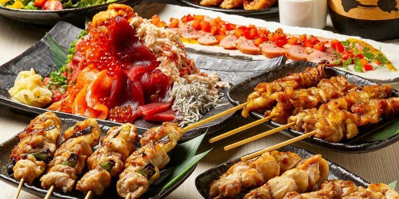 12/10～【2時間飲み放題付5200円】本格焼き鳥お鍋つき等8品＋生ビール付飲み放題＜忘年会＞