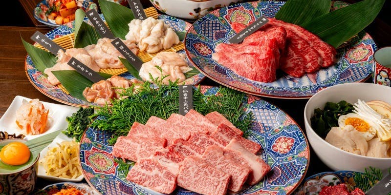 【特選カルビ、牛サーロイン、上タン含む豪華10品】2H飲み放題→11,000円＜忘年会＞＋2時間飲み放題