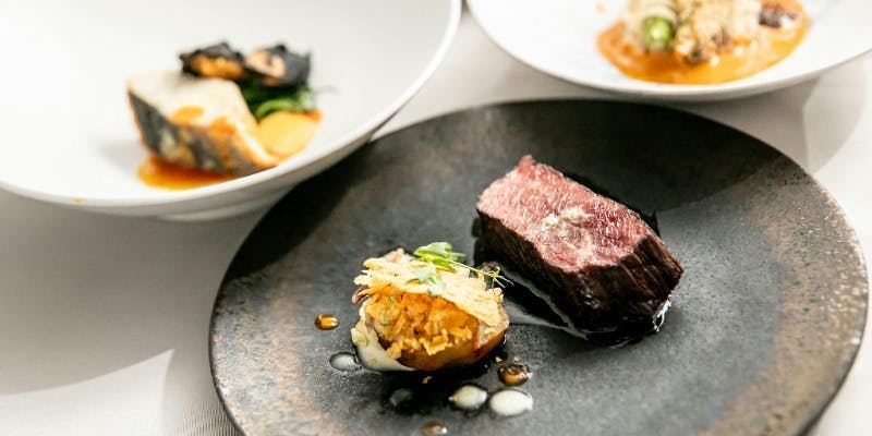 CADRAN 【Chefs Lunch Course】前菜、メインは鮮魚のポシェと黒毛和牛を楽しめる全5品＋食後のカフェ付き ランチ プラン ...