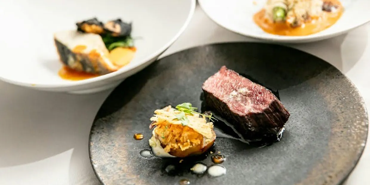 CADRAN 【Chefs Lunch Course】前菜、メインは鮮魚のポシェと黒毛和牛を楽しめる全5品+食後のカフェ付き ランチ プラン ...