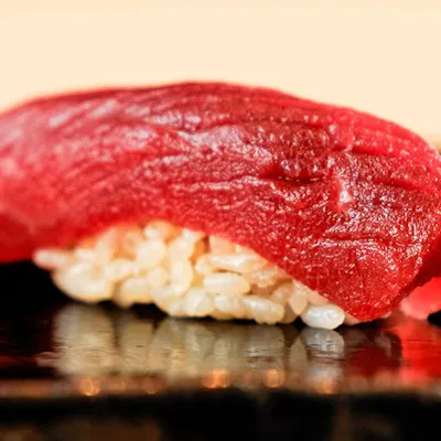 自然の恵みを受け継いでいく鮨。こだわり抜かれた一貫。