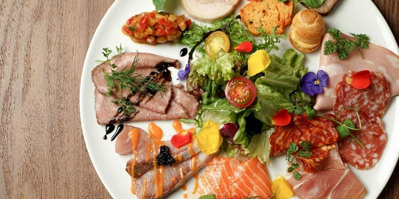 平日限定【2ドリンク付き】豪華前菜プレートランチセット