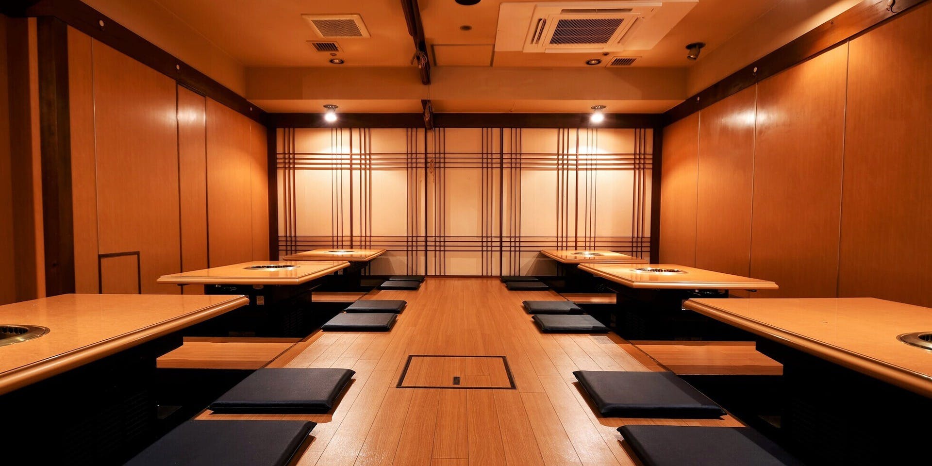 ホルモン焼肉 富や 栄店（とみや）