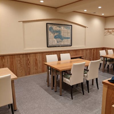 木の香りがする店内