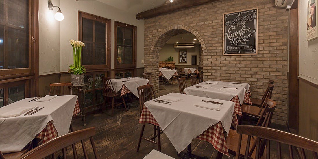 トラットリア エ ピッツェリア コニファー（Trattoria e Pizzeria Conifer）