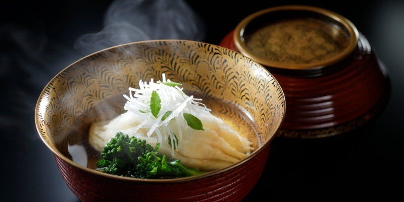 器で愉しむ特別懐石　茶道家によるお点前付