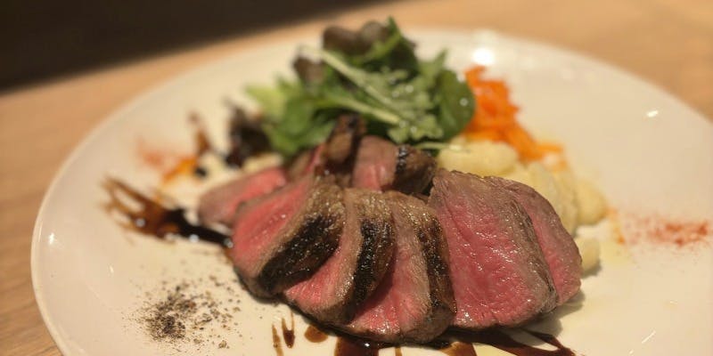 Lunch 　11月12月限定　和牛のグリル＋選べる1ドリンクと食後のカフェ付き（平日限定）