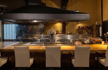 炭火焼きステーキ灰屋