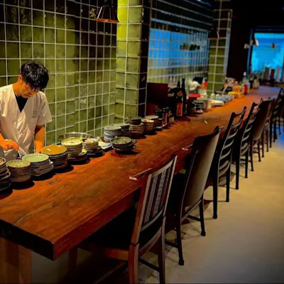 町屋を改装した落ち着いた雰囲気の店内