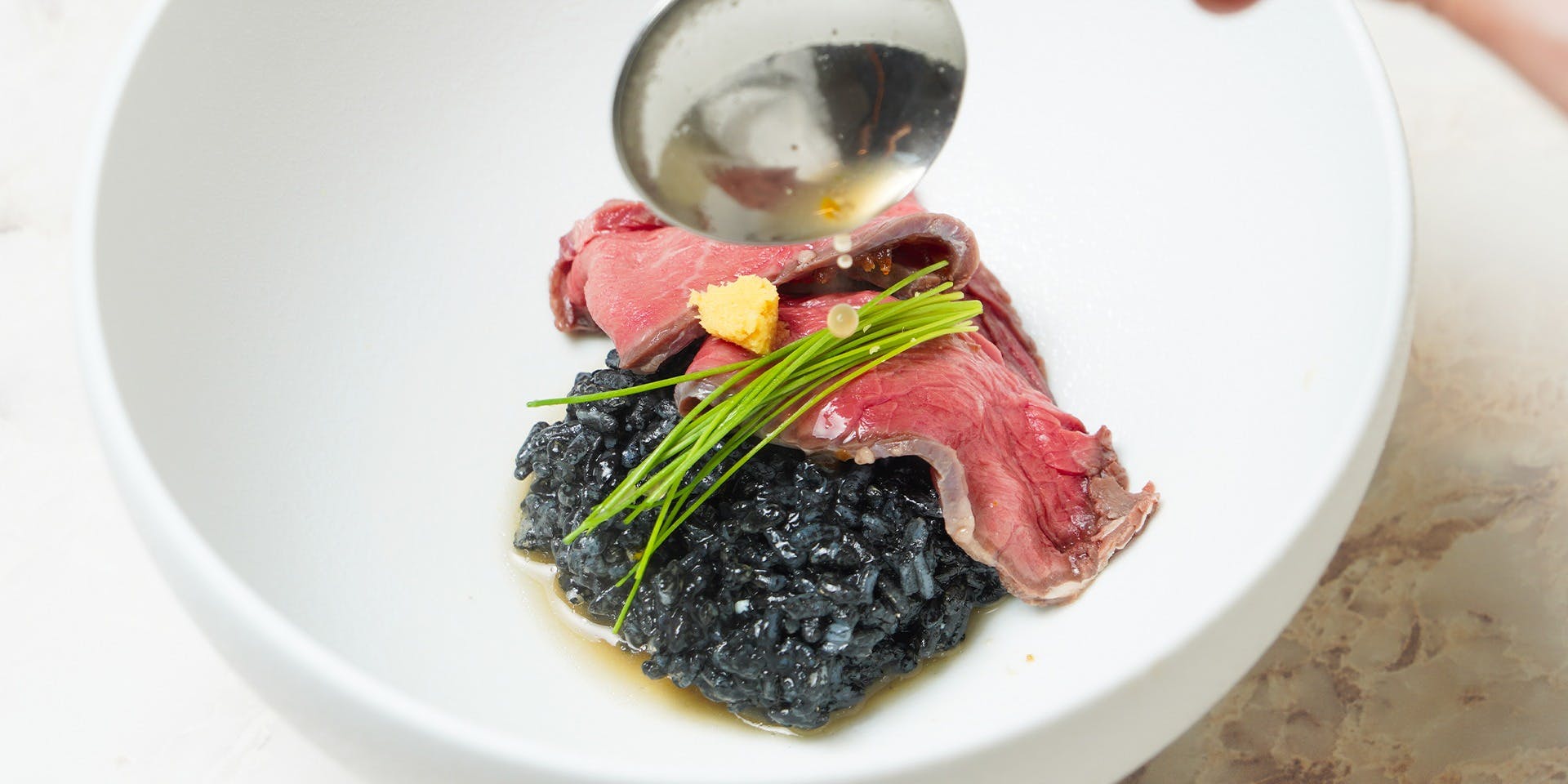 新宿 菌しゃり（KIN SHARI）