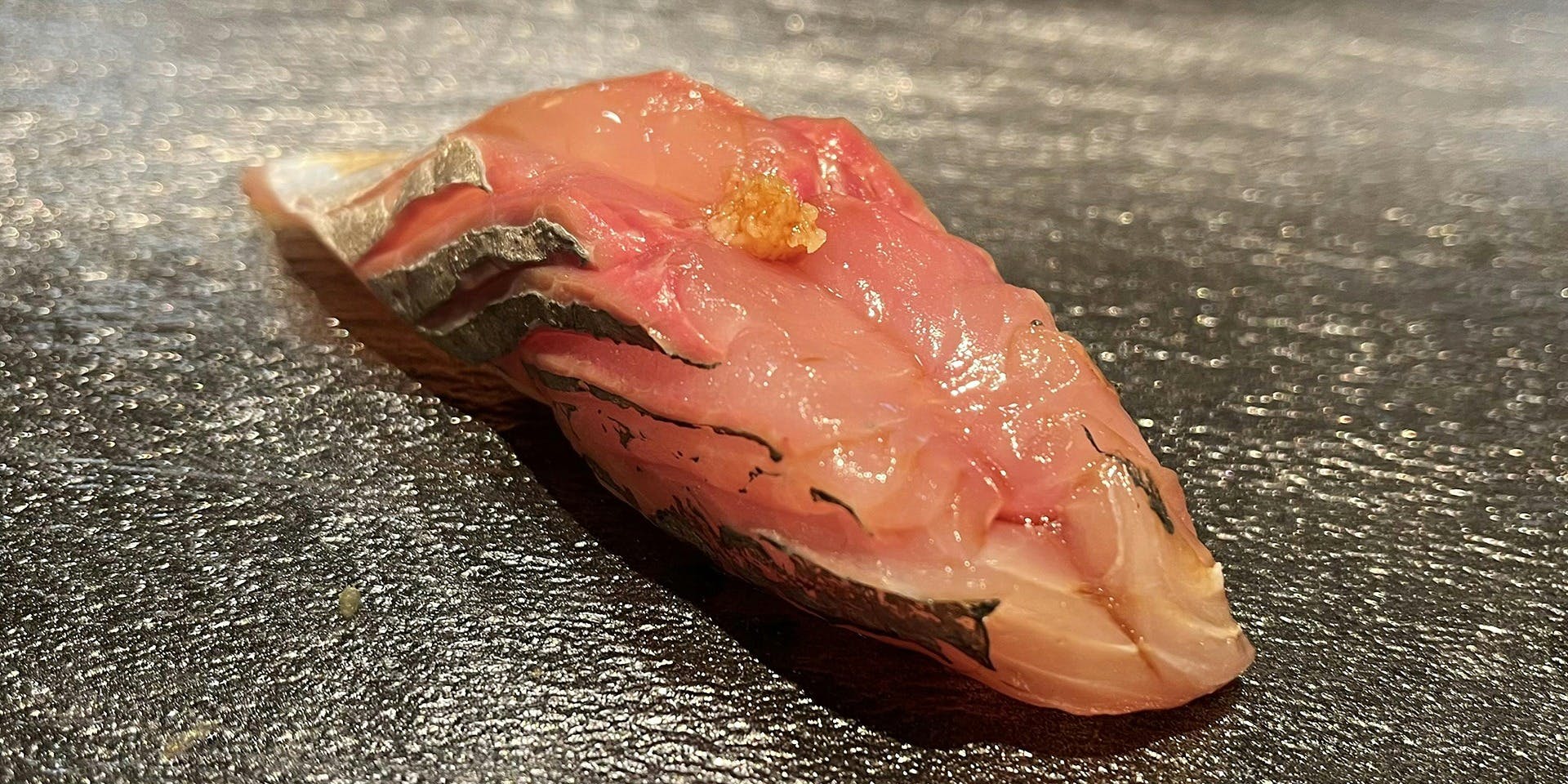 鮨 割烹 ゆうずうむげ