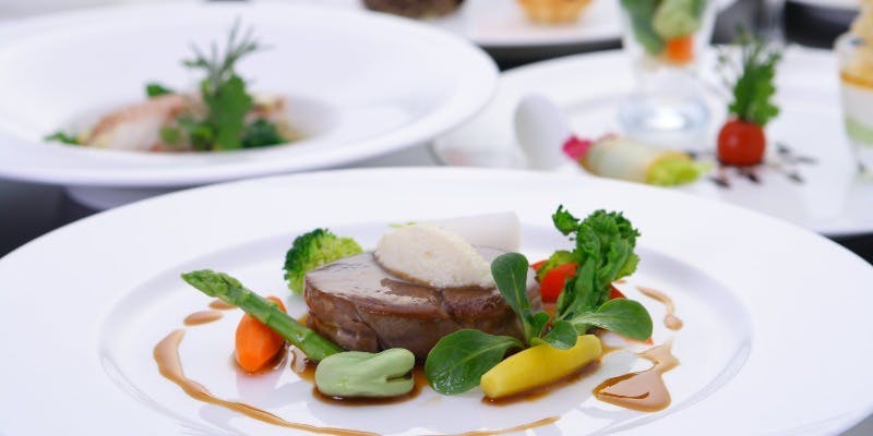 シェフおすすめのディナーコース　6000円＋乾杯の1ドリンクプレゼント