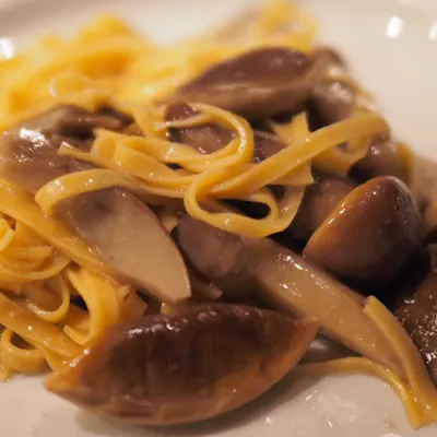 自慢の天然キノコを使ったお料理
