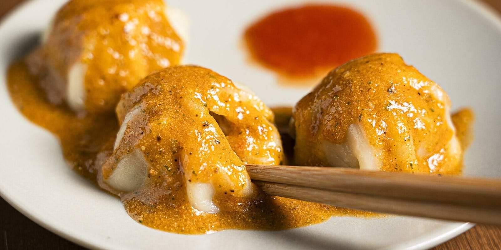 MOMO Stand Tokyo（モモ スタンド トーキョー）