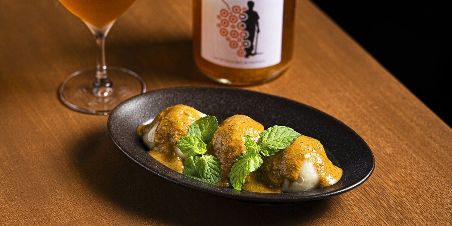 MOMO Stand Tokyo（モモ スタンド トーキョー）