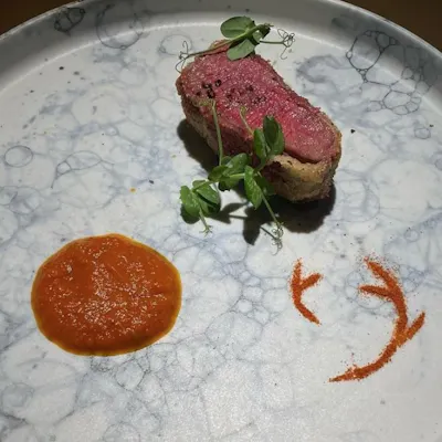 自然を切り取って、少しずつ多種類のお料理を堪能