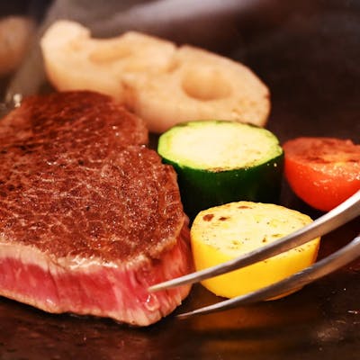 料理黒毛和牛を通して表現する斬新なイノベーティブ和牛鉄板料理