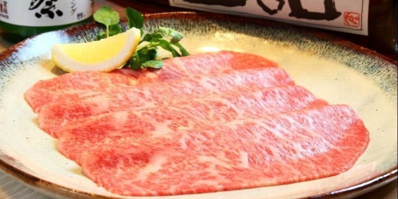 【極上！絶品焼肉　もつ鍋コース】サラダ、上塩タン、和牛シャトーブリアン、牛もつ鍋、デザート等9品