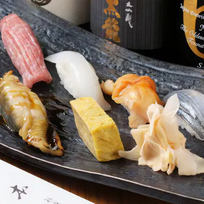 新鮮なネタと自家製の厚焼き玉子
