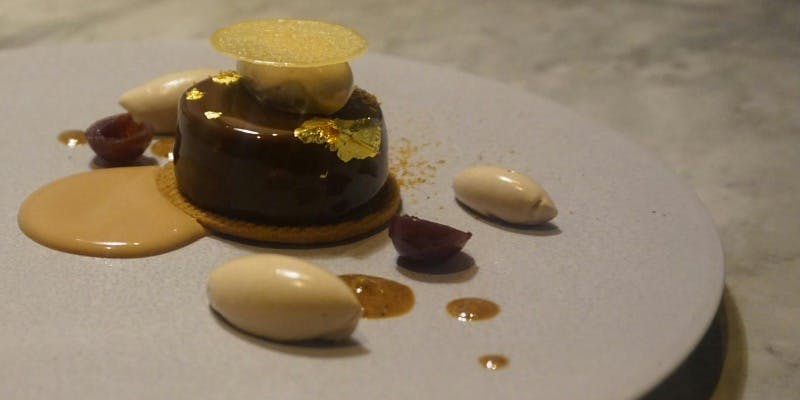 大切な記念日に！シェフお任せホールケーキ付きアニバーサリープランで忘れられない記念日を