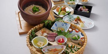 八種の籠盛りと真鯛の土鍋飯コース 全7品 - おばんざい・炙り焼き・酒　菜な　横浜スカイビル店