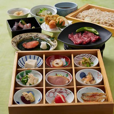 彩り豊かなおばんざいで、特別なひとときを。菜なのコース料理をご堪能