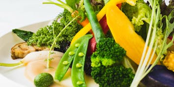 【MENU Pranzo】～野菜盛りだくさんのバーニャカウダで始まるベーシックなランチ限定5品コース～ - RISTORANTE AKITA 南青山