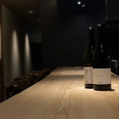 カウンター7席の店内