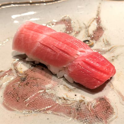 匠の技を施す江戸前鮨と日本料理