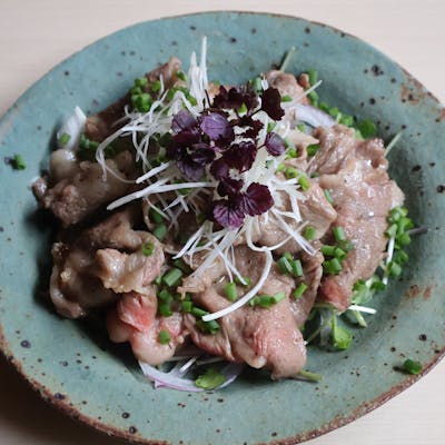 鮮魚やお肉など厳選された食材を使用した本格和食