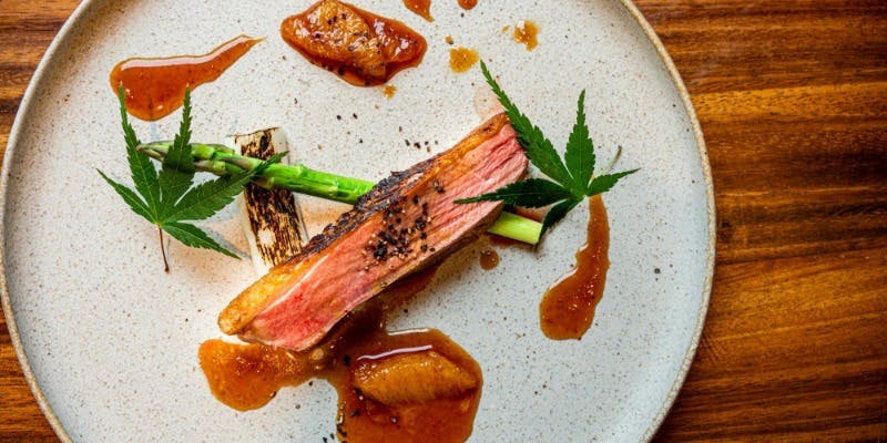 【そしじーSOSHIJI】お造りやWメインなどの贅沢食材＋乾杯酒付き