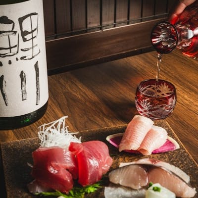 季節感を楽しめる炭火焼きやお刺身など、豊富なメニューをご用意