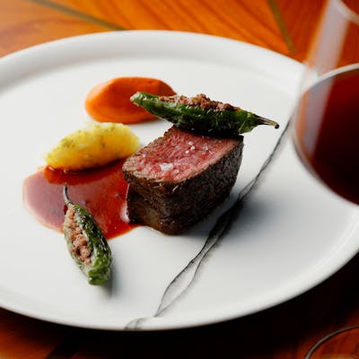 炭火焼のグリル料理