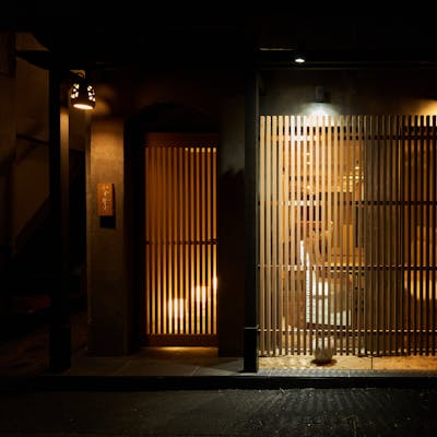 季節の食材を活かしたコース料理を月替わりでご提供