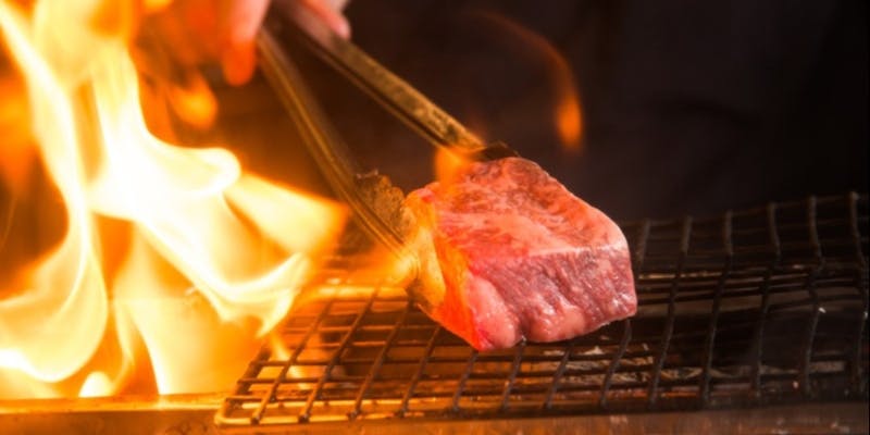 【肉三昧コース】炭より熱く、紀州備長炭で焼き上げる肉三昧料理をご堪能ください。＋飲み放題