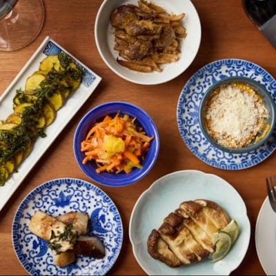 和と洋が融合した創作おばんざいをご提供。選べる盛り合わせも